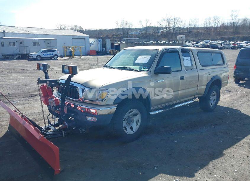 Photo 2 of 2004 Toyota Tacoma (VIN 5TEWM72NX4Z325423)