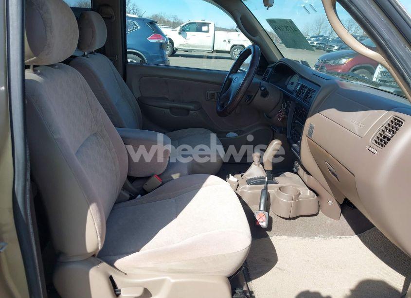 Photo 5 of 2004 Toyota Tacoma (VIN 5TEWM72NX4Z325423)