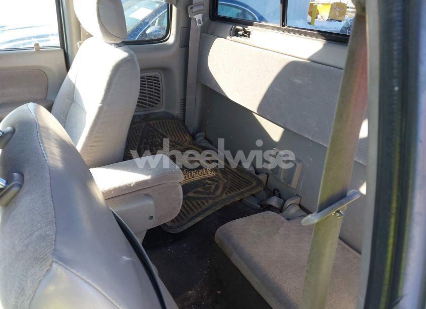 Photo 8 of 2004 Toyota Tacoma (VIN 5TEWM72NX4Z342898)