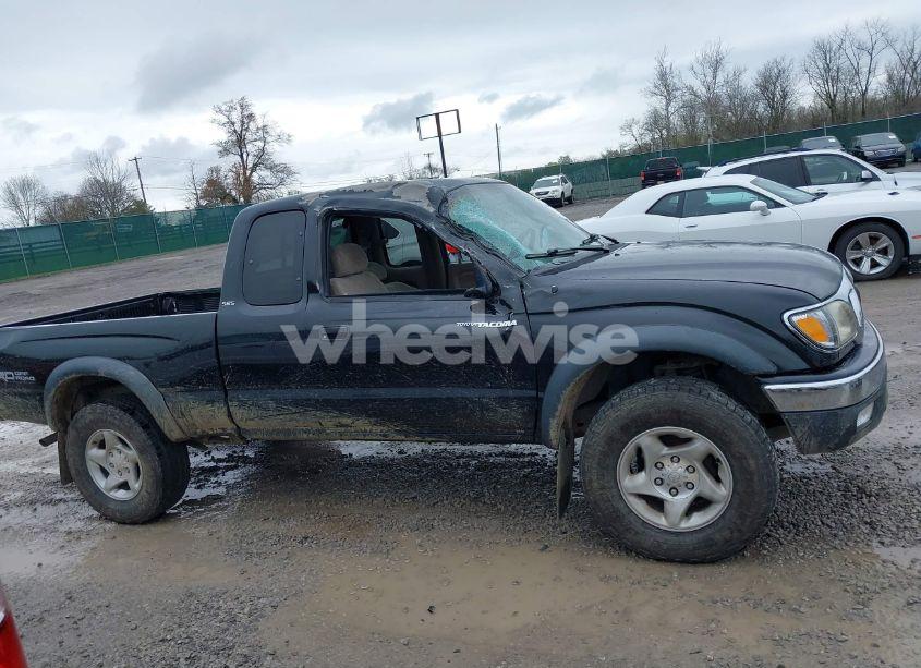 Photo 13 of 2002 Toyota Tacoma BASE V6 (VIN 5TEWN72N02Z083154)