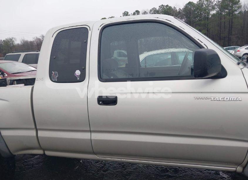 Photo 13 of 2002 Toyota Tacoma BASE V6 (VIN 5TEWN72N12Z062586)