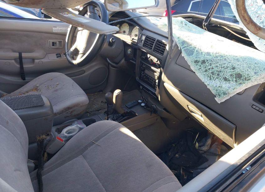 Photo 5 of 2002 Toyota Tacoma BASE V6 (VIN 5TEWN72N12Z112631)