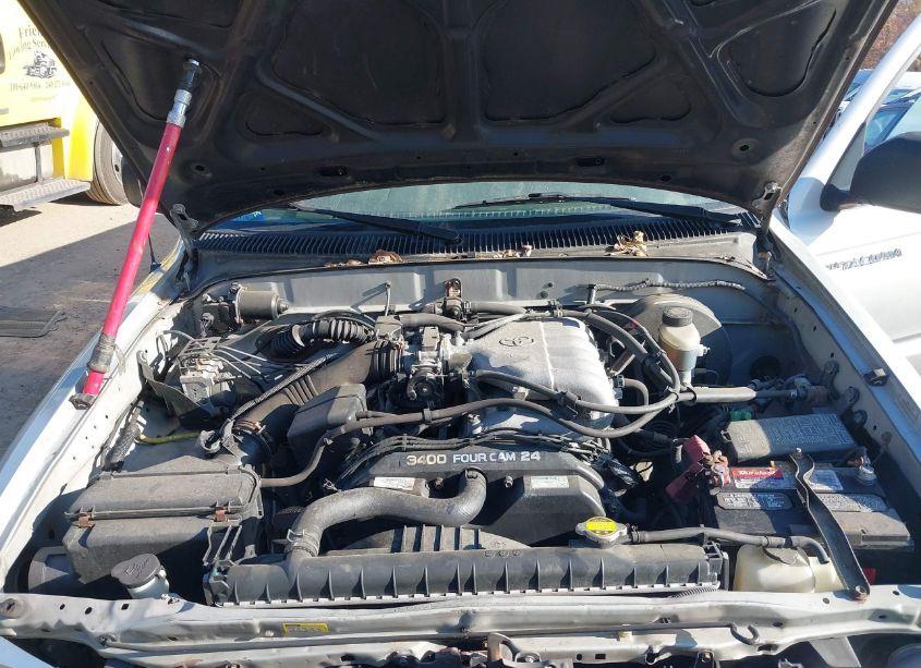 Photo 10 of 2004 Toyota Tacoma BASE V6 (VIN 5TEWN72N14Z386124)
