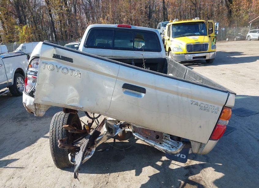 Photo 16 of 2004 Toyota Tacoma BASE V6 (VIN 5TEWN72N14Z386124)