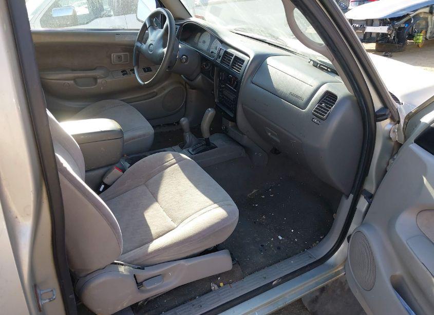 Photo 5 of 2004 Toyota Tacoma BASE V6 (VIN 5TEWN72N14Z386124)