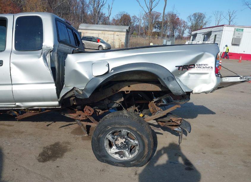Photo 6 of 2004 Toyota Tacoma BASE V6 (VIN 5TEWN72N14Z386124)