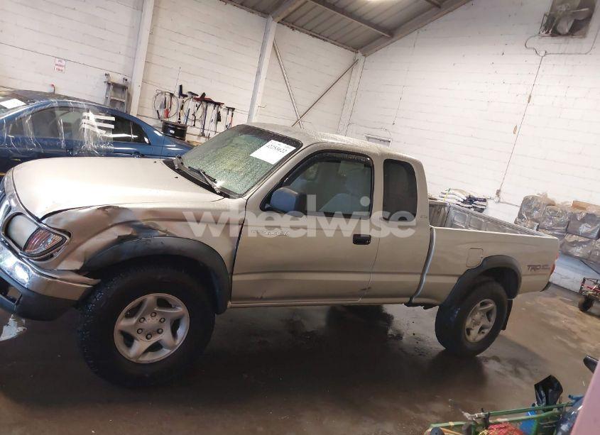 Photo 14 of 2004 Toyota Tacoma BASE V6 (VIN 5TEWN72N14Z447424)