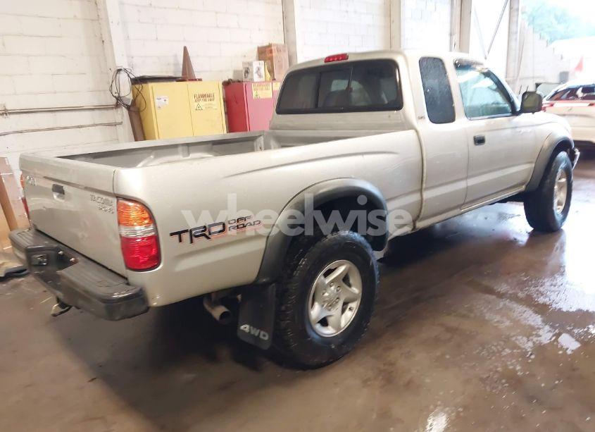 Photo 4 of 2004 Toyota Tacoma BASE V6 (VIN 5TEWN72N14Z447424)