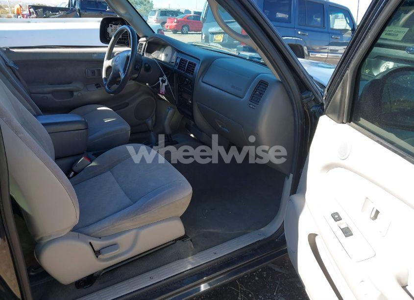 Photo 5 of 2004 Toyota Tacoma BASE V6 (VIN 5TEWN72N24Z431023)