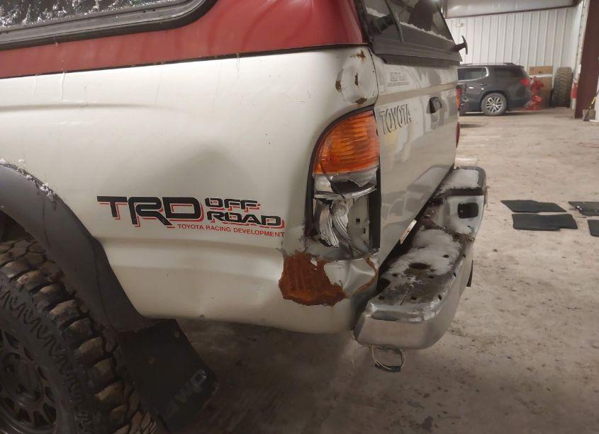 Photo 6 of 2004 Toyota Tacoma BASE V6 (VIN 5TEWN72N34Z369776)
