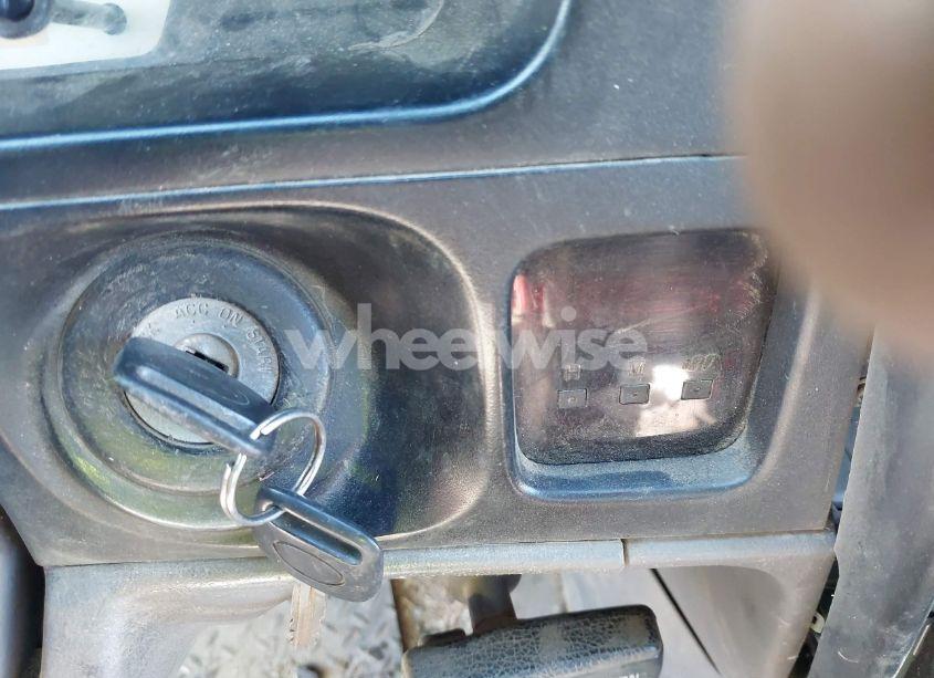 Photo 11 of 2002 Toyota Tacoma BASE V6 (VIN 5TEWN72N52Z121414)