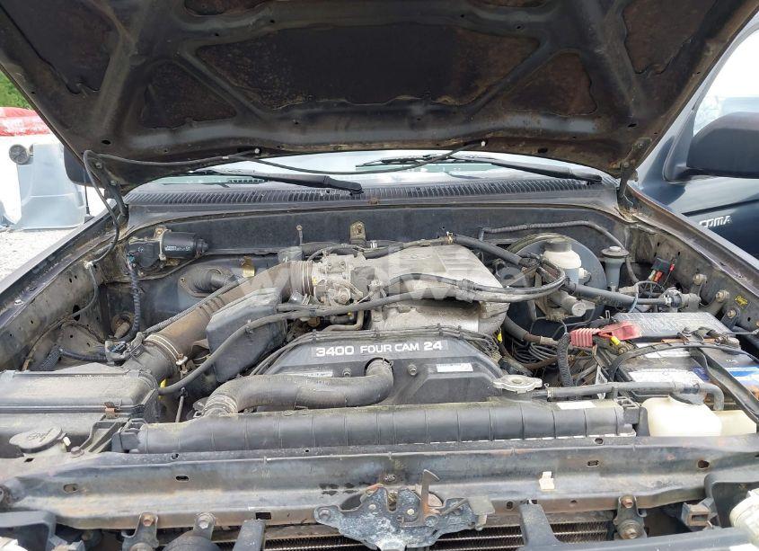 Photo 10 of 2002 Toyota Tacoma BASE V6 (VIN 5TEWN72N72Z058610)