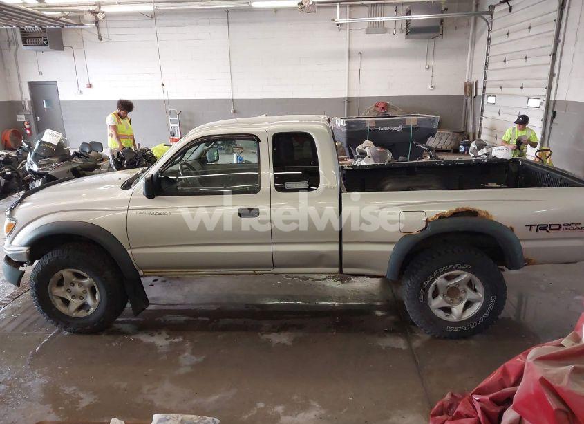Photo 14 of 2002 Toyota Tacoma BASE V6 (VIN 5TEWN72N72Z109782)