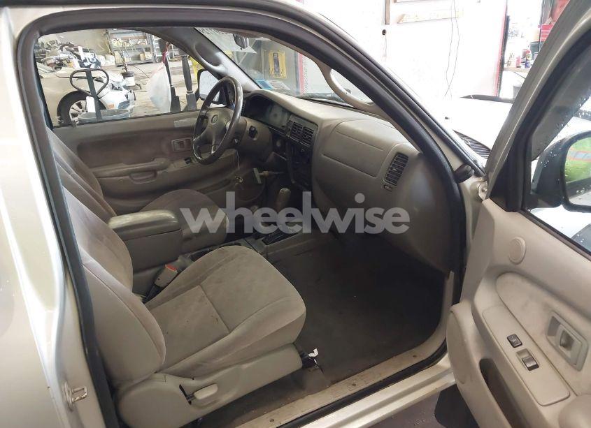 Photo 5 of 2002 Toyota Tacoma BASE V6 (VIN 5TEWN72N72Z109782)