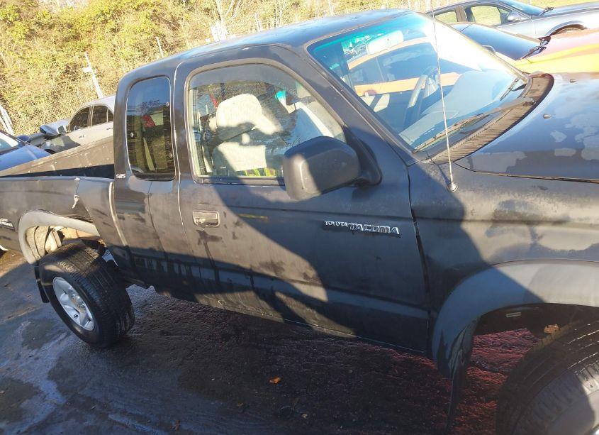 Photo 13 of 2003 Toyota Tacoma BASE V6 (VIN 5TEWN72N73Z250286)