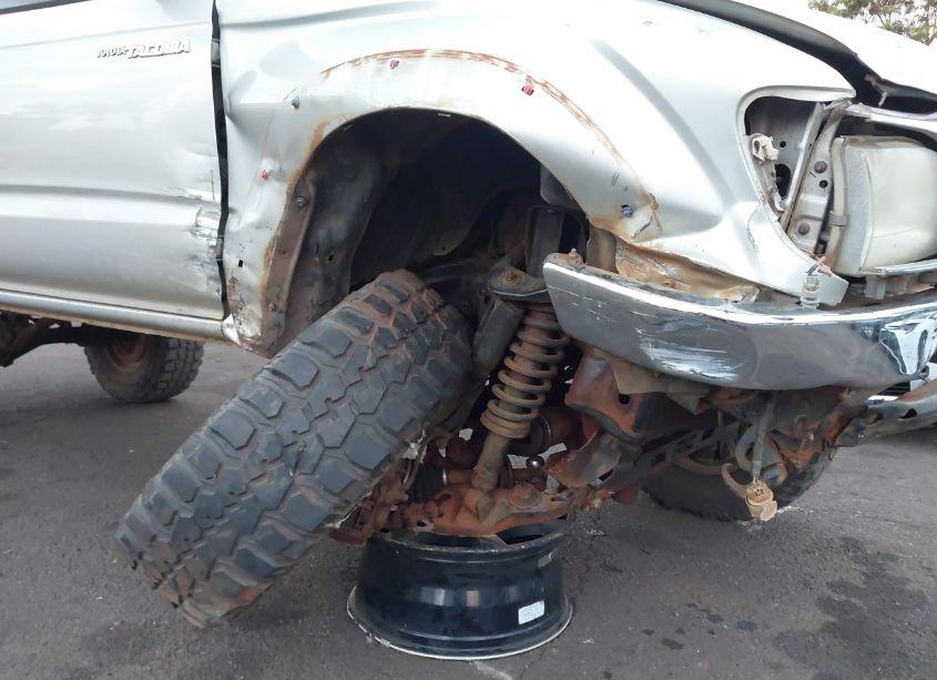 Photo 6 of 2002 Toyota Tacoma BASE V6 (VIN 5TEWN72N82Z119866)