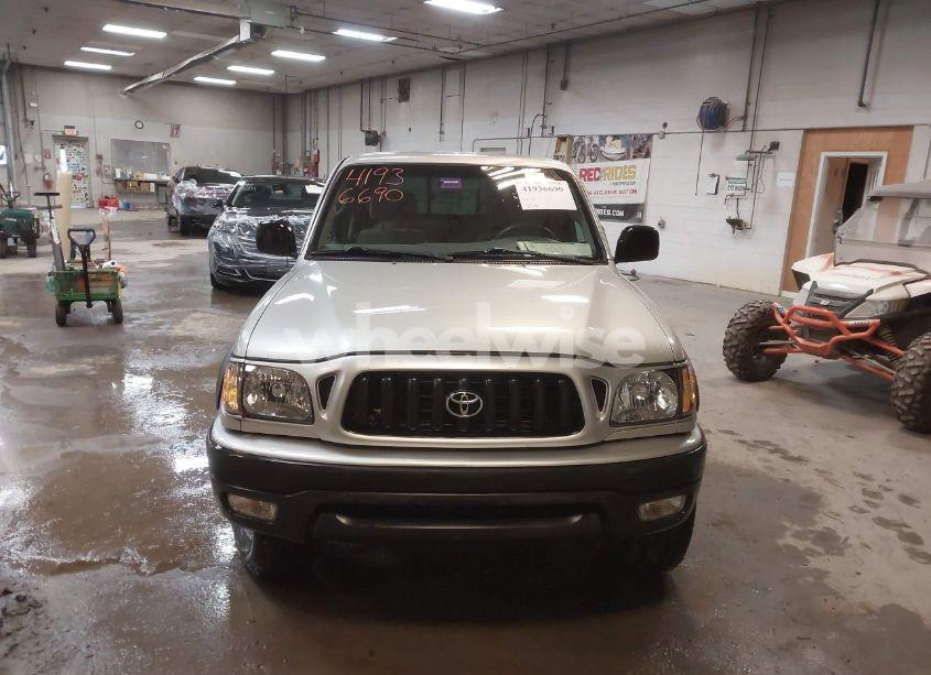 Photo 12 of 2004 Toyota Tacoma BASE V6 (VIN 5TEWN72N84Z399274)
