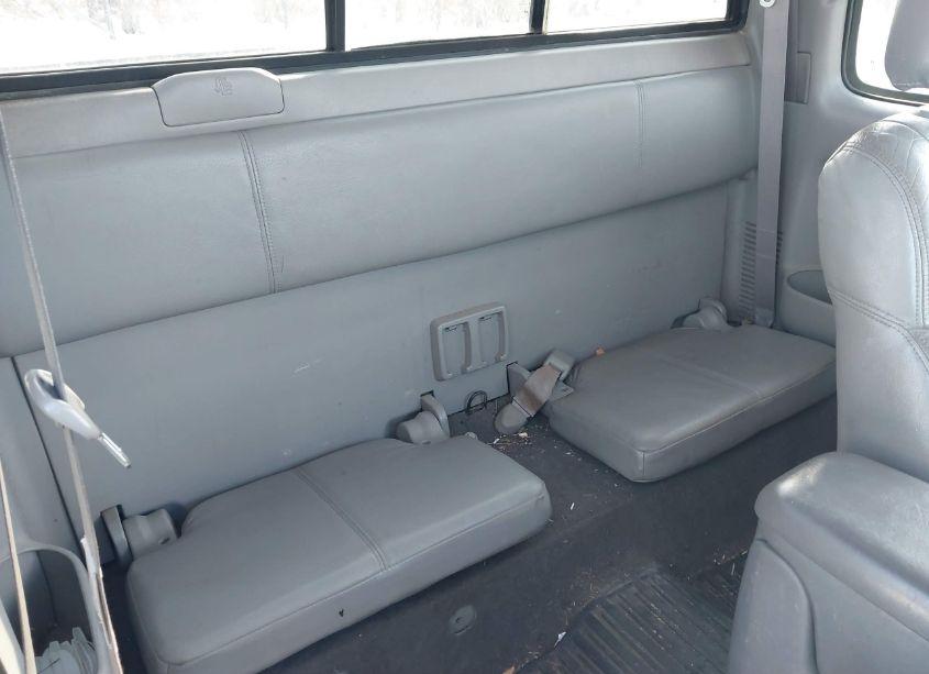 Photo 8 of 2001 Toyota Tacoma BASE V6 (VIN 5TEWN72NX1Z879523)