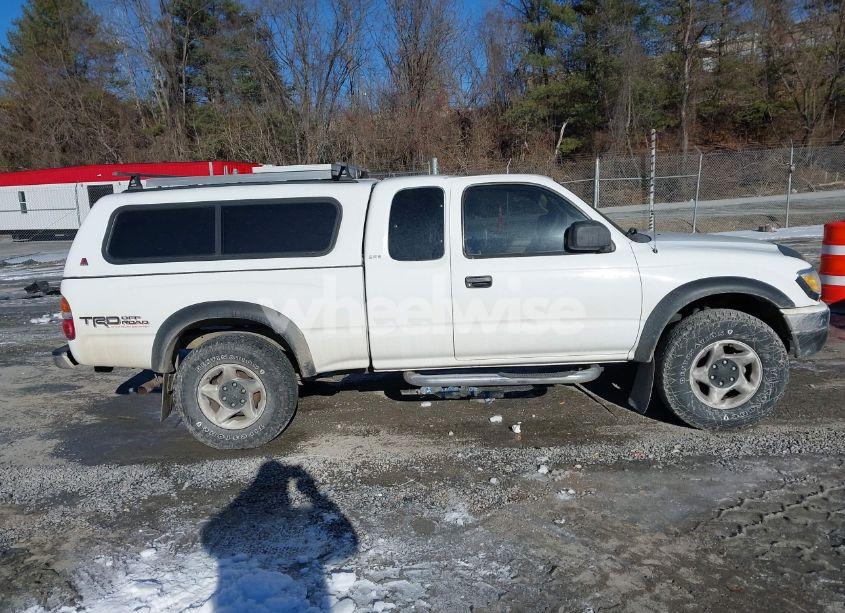 Photo 13 of 2002 Toyota Tacoma BASE V6 (VIN 5TEWN72NX2Z013273)