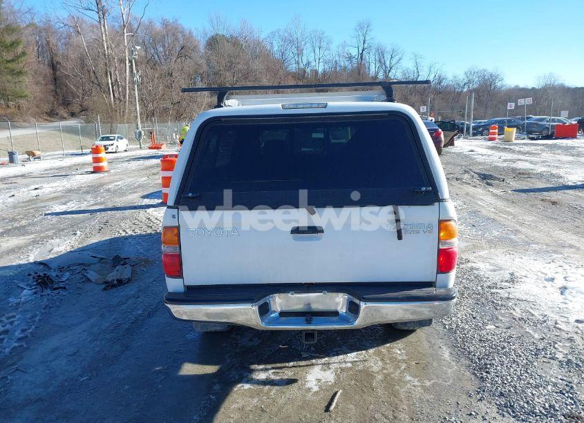 Photo 16 of 2002 Toyota Tacoma BASE V6 (VIN 5TEWN72NX2Z013273)