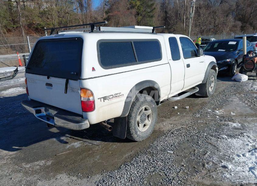 Photo 4 of 2002 Toyota Tacoma BASE V6 (VIN 5TEWN72NX2Z013273)