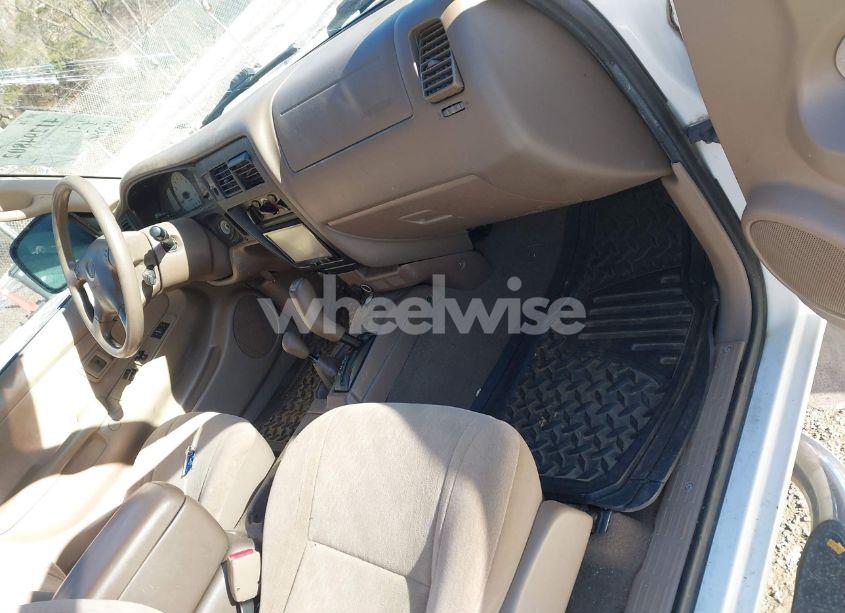 Photo 5 of 2002 Toyota Tacoma BASE V6 (VIN 5TEWN72NX2Z013273)