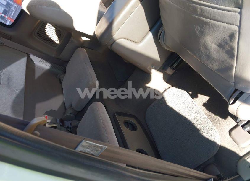 Photo 8 of 2002 Toyota Tacoma BASE V6 (VIN 5TEWN72NX2Z013273)