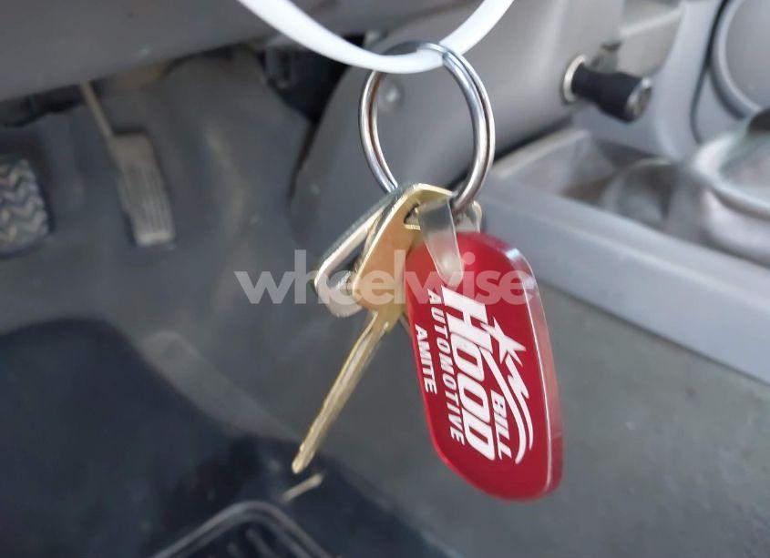 Photo 11 of 2004 Toyota Tacoma BASE V6 (VIN 5TEWN72NX4Z400831)
