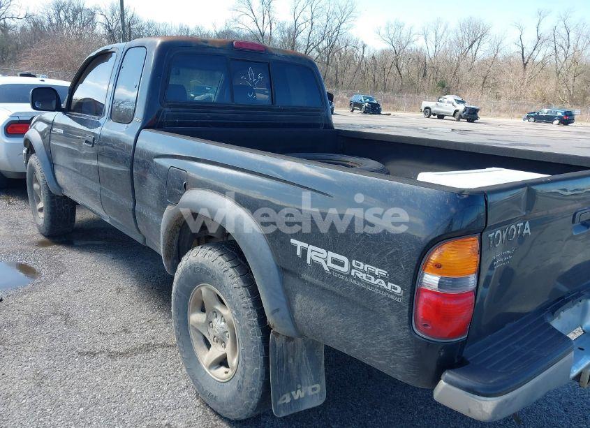 Photo 3 of 2004 Toyota Tacoma BASE V6 (VIN 5TEWN72NX4Z400831)