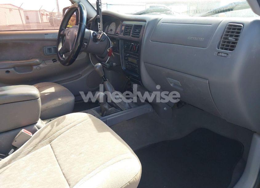 Photo 5 of 2004 Toyota Tacoma BASE V6 (VIN 5TEWN72NX4Z400831)