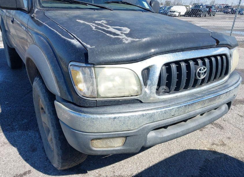 Photo 6 of 2004 Toyota Tacoma BASE V6 (VIN 5TEWN72NX4Z400831)