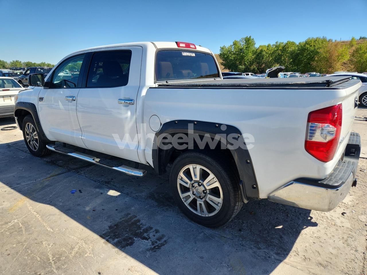Photo 2 of 2015 TOYOTA TUNDRA CREWMAX 1794 (VIN 5TFAW5F11FX465404)