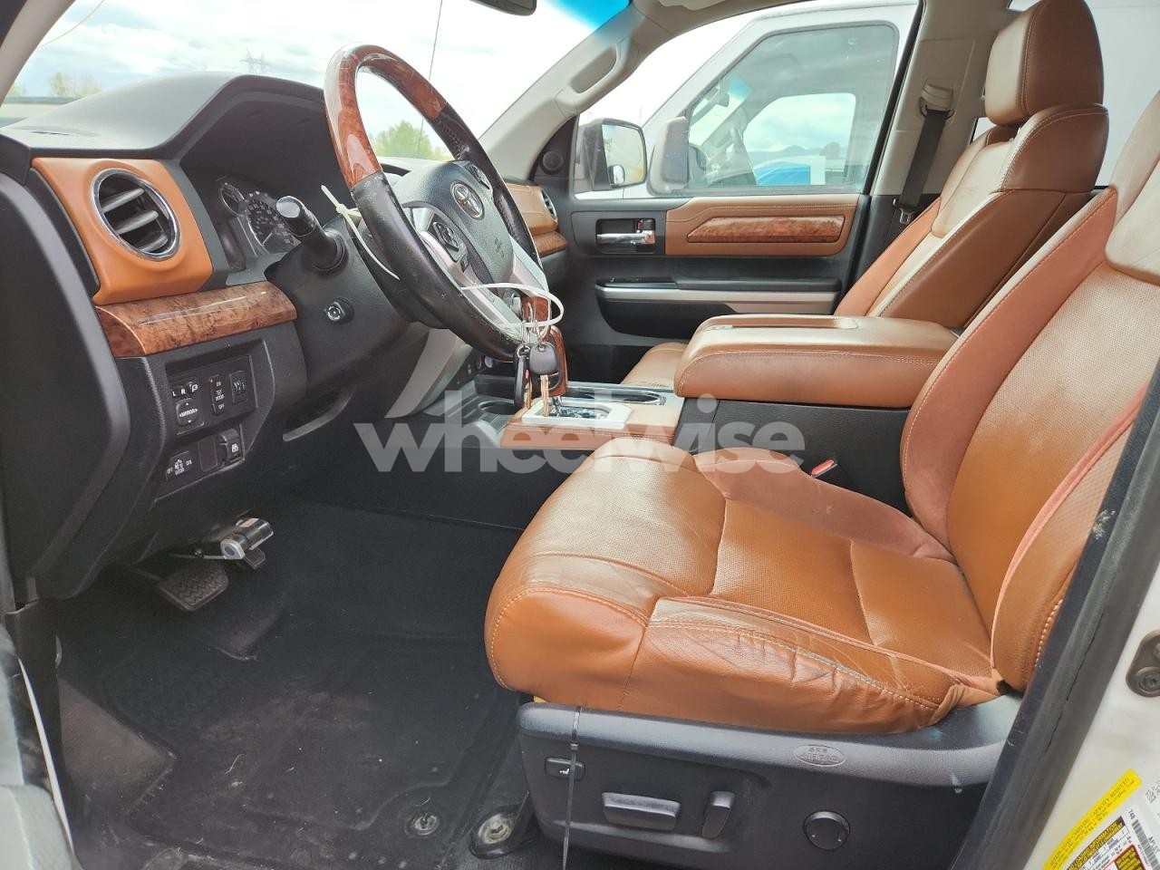 Photo 7 of 2015 TOYOTA TUNDRA CREWMAX 1794 (VIN 5TFAW5F11FX465404)
