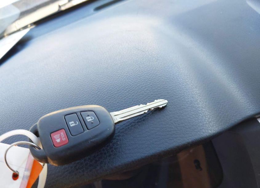 Photo 11 of 2018 Toyota Tundra PLATINUM 5.7L V8 (VIN 5TFAW5F13JX774770)