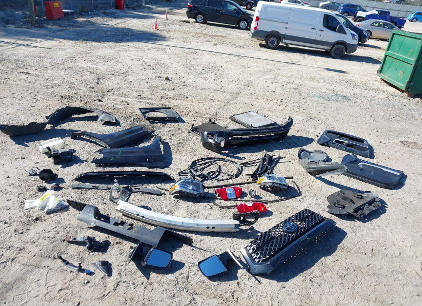 Photo 12 of 2018 Toyota Tundra PLATINUM 5.7L V8 (VIN 5TFAW5F13JX774770)