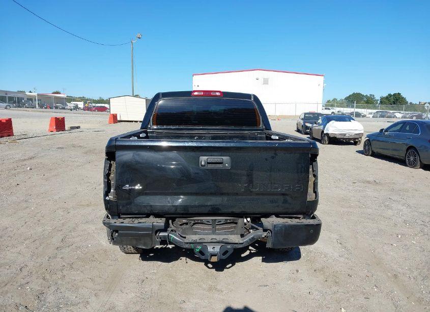 Photo 17 of 2018 Toyota Tundra PLATINUM 5.7L V8 (VIN 5TFAW5F13JX774770)