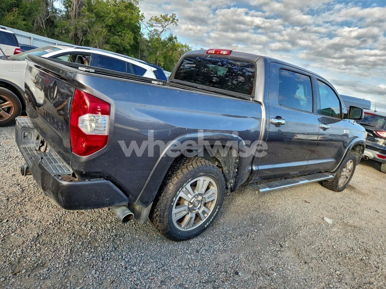 Photo 3 of 2014 TOYOTA TUNDRA CREWMAX PLATINUM (VIN 5TFAW5F15EX380046)