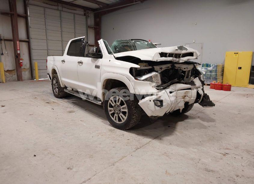 2014 Toyota Tundra PLATINUM 5.7L V8 (VIN 5TFAW5F18EX388528) main photo