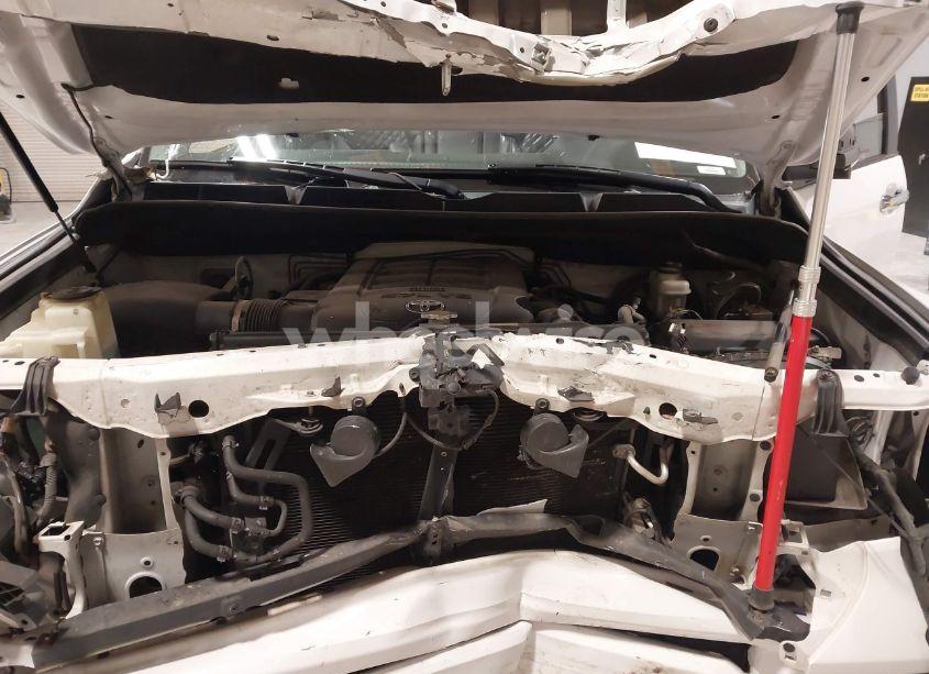 Photo 10 of 2014 Toyota Tundra PLATINUM 5.7L V8 (VIN 5TFAW5F18EX388528)