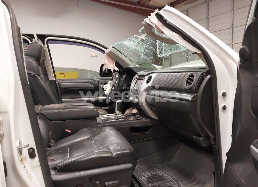 Photo 5 of 2014 Toyota Tundra PLATINUM 5.7L V8 (VIN 5TFAW5F18EX388528)