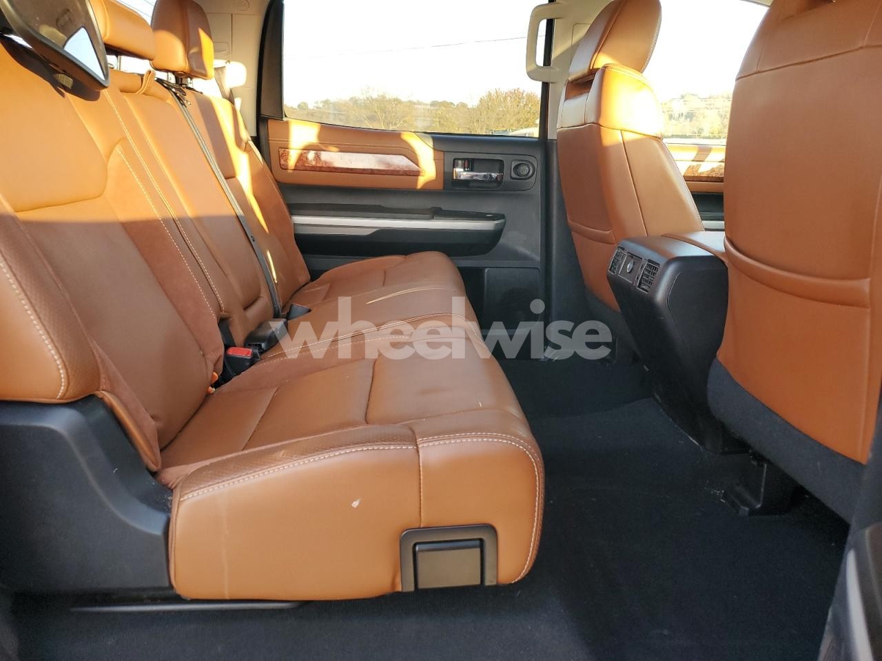 Photo 10 of 2015 TOYOTA TUNDRA CREWMAX 1794 (VIN 5TFAW5F19FX446972)