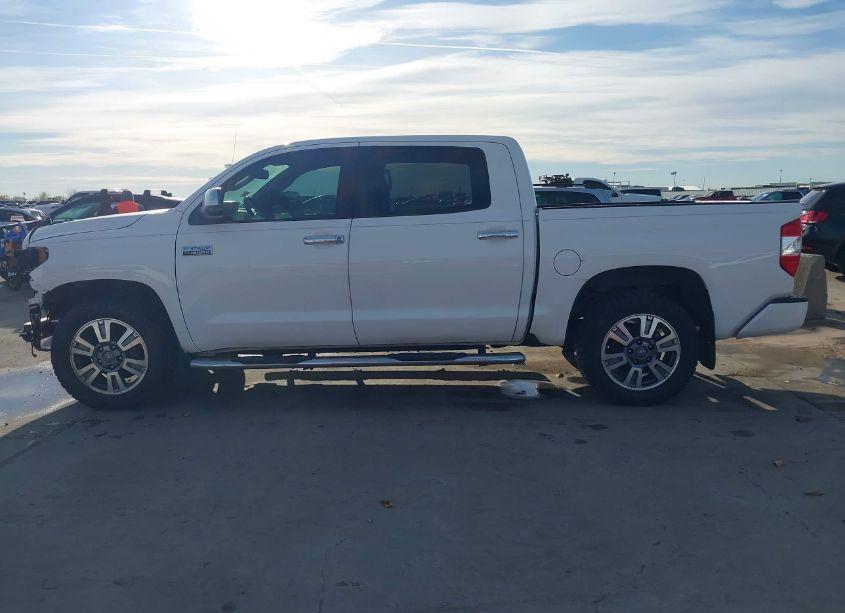 Photo 15 of 2018 Toyota Tundra PLATINUM 5.7L V8 (VIN 5TFAW5F19JX730854)