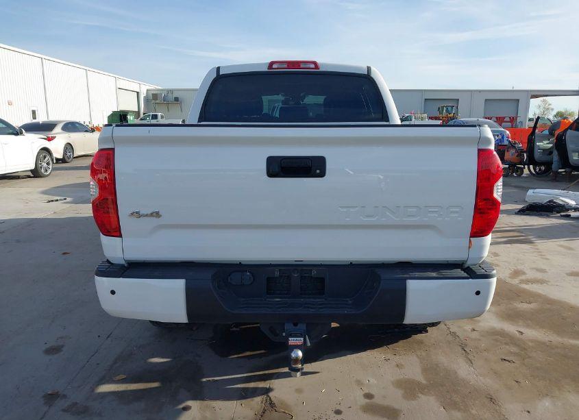 Photo 17 of 2018 Toyota Tundra PLATINUM 5.7L V8 (VIN 5TFAW5F19JX730854)