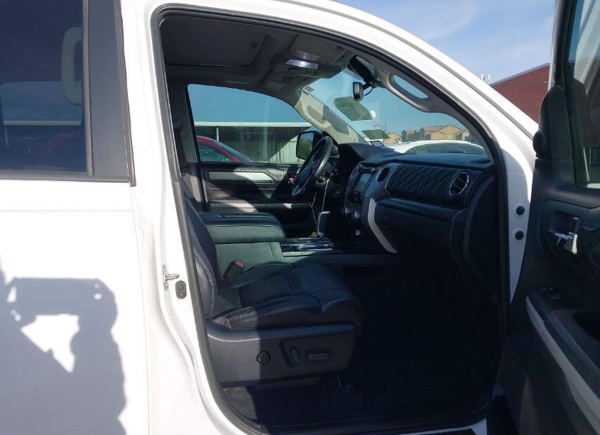 Photo 5 of 2018 Toyota Tundra PLATINUM 5.7L V8 (VIN 5TFAW5F19JX730854)