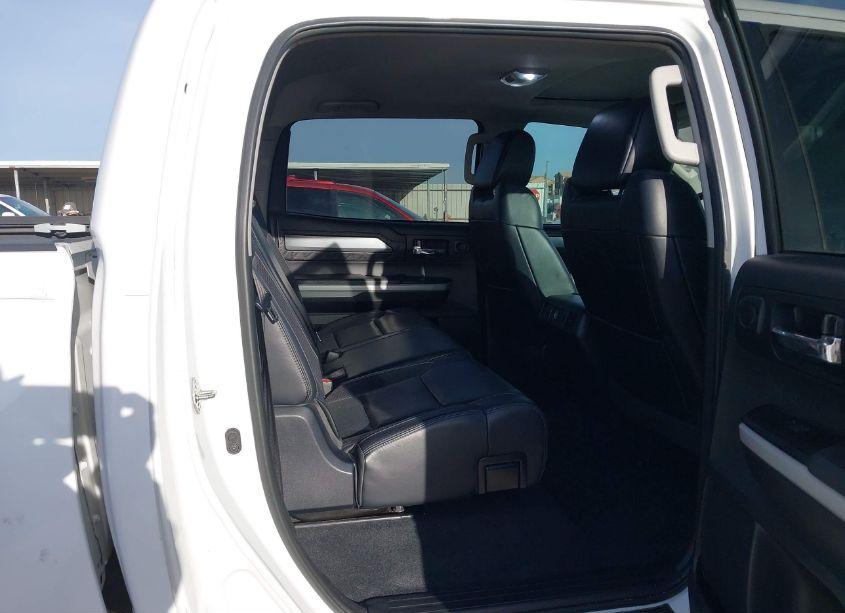 Photo 8 of 2018 Toyota Tundra PLATINUM 5.7L V8 (VIN 5TFAW5F19JX730854)