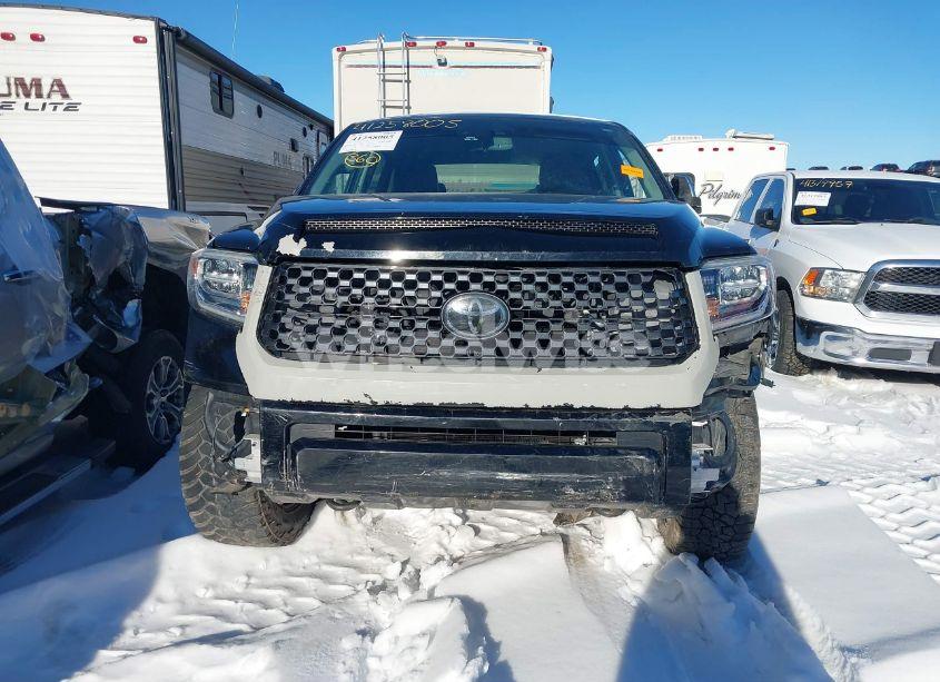 Photo 13 of 2018 Toyota Tundra PLATINUM 5.7L V8 (VIN 5TFAW5F19JX765068)
