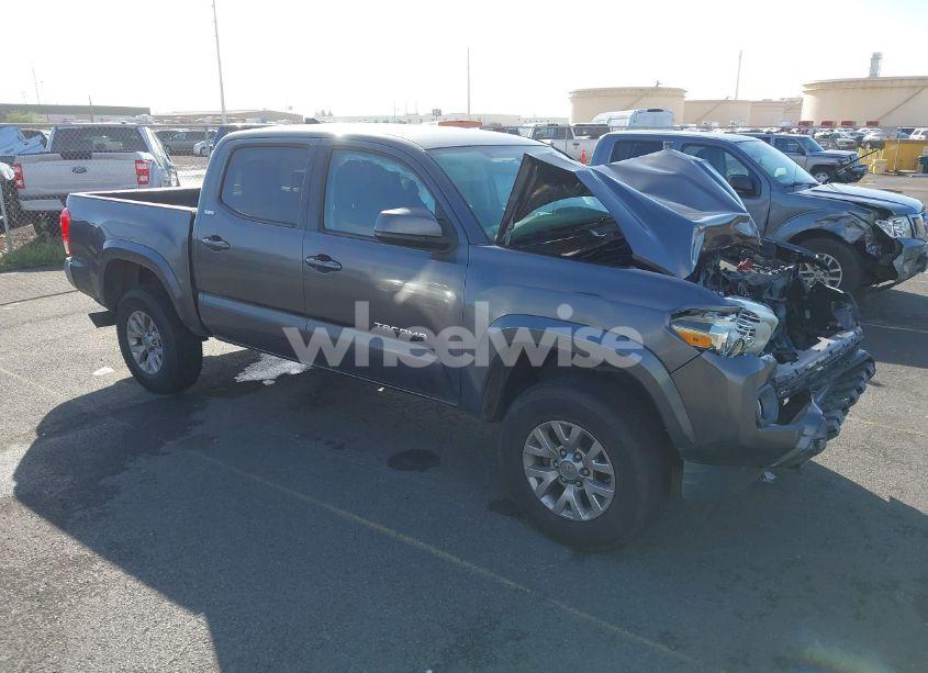 2016 Toyota Tacoma SR5 (VIN 5TFAX5GN0GX065186) main photo