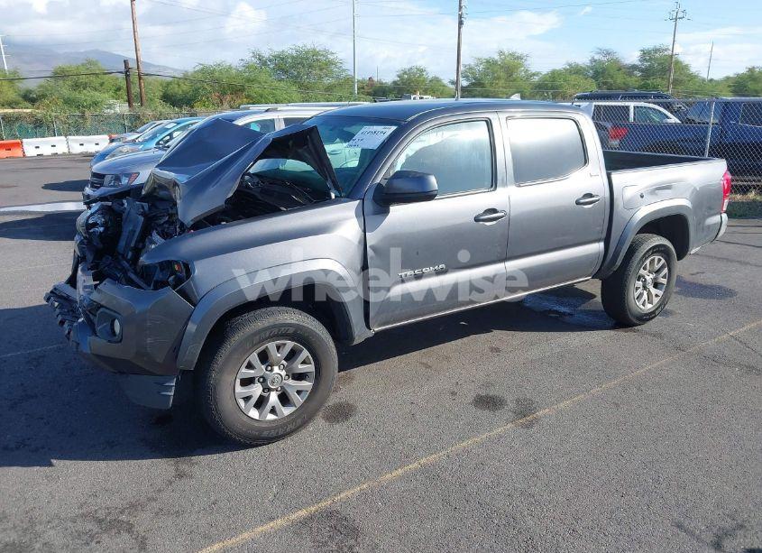 Photo 2 of 2016 Toyota Tacoma SR5 (VIN 5TFAX5GN0GX065186)