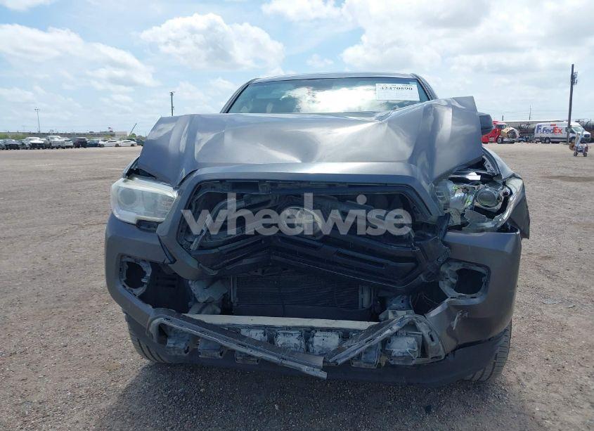 Photo 13 of 2018 Toyota Tacoma SR (VIN 5TFAX5GN0JX104673)