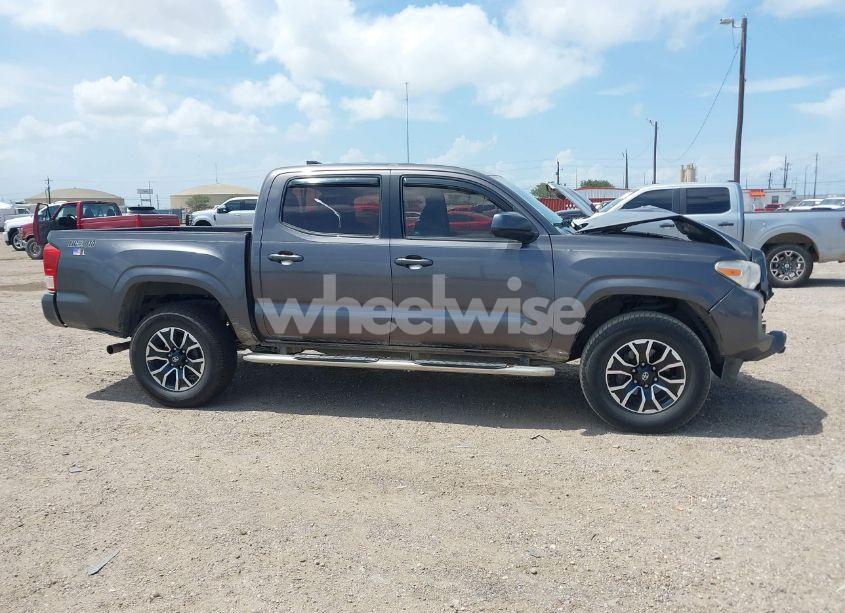 Photo 14 of 2018 Toyota Tacoma SR (VIN 5TFAX5GN0JX104673)